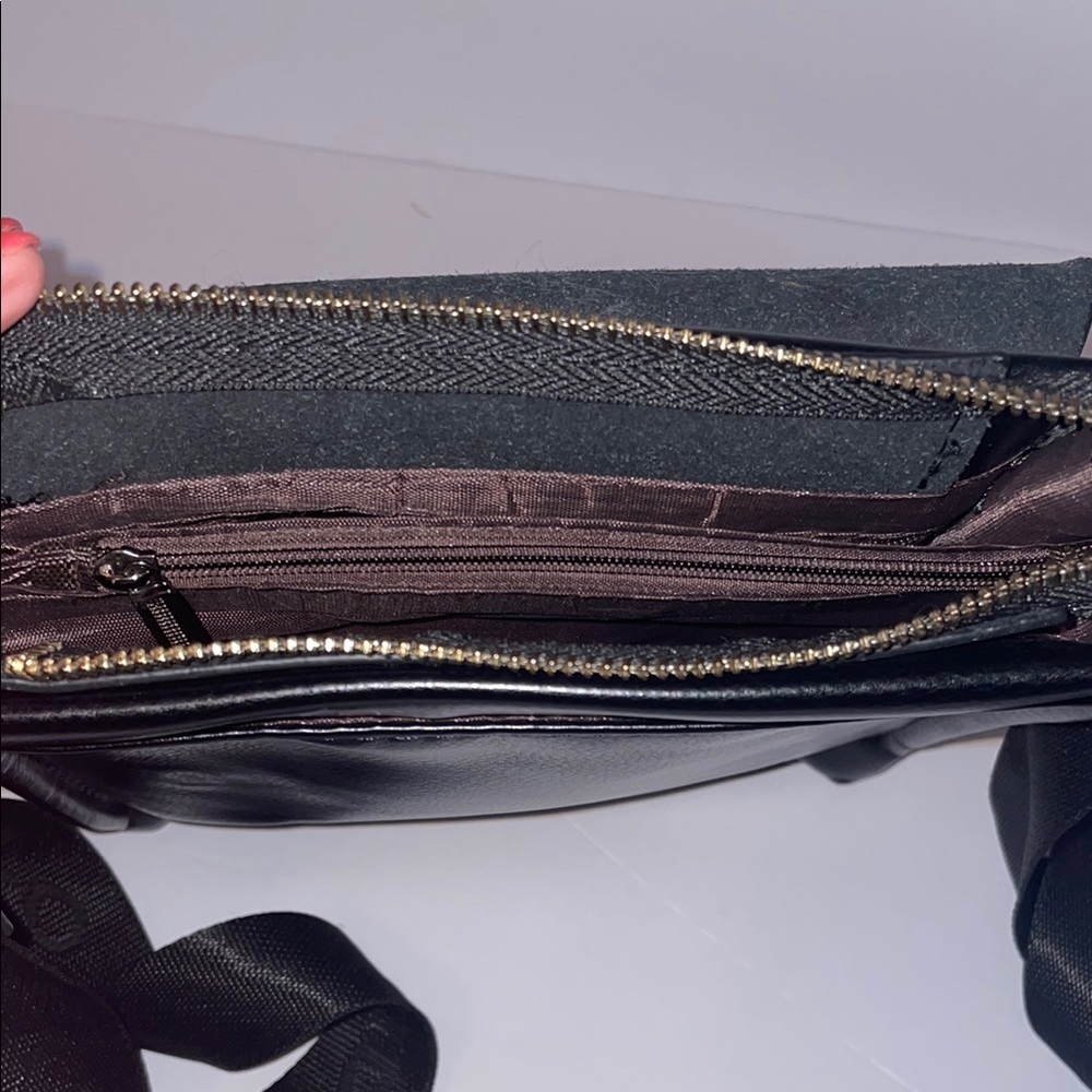 Polo by Ralph Lauren Black Videng Messenger Bag with Classic Design - Picture 6 of 7